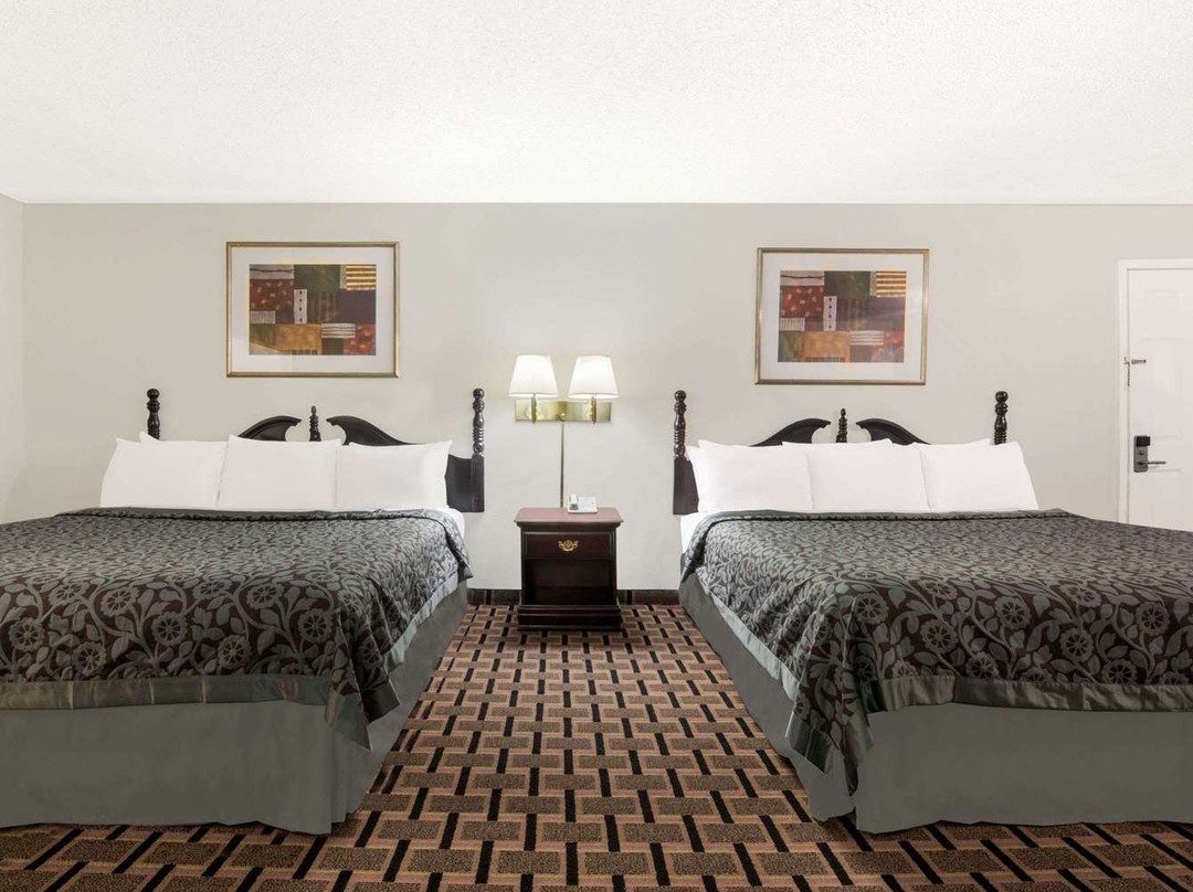 Days Inn Vernon主图