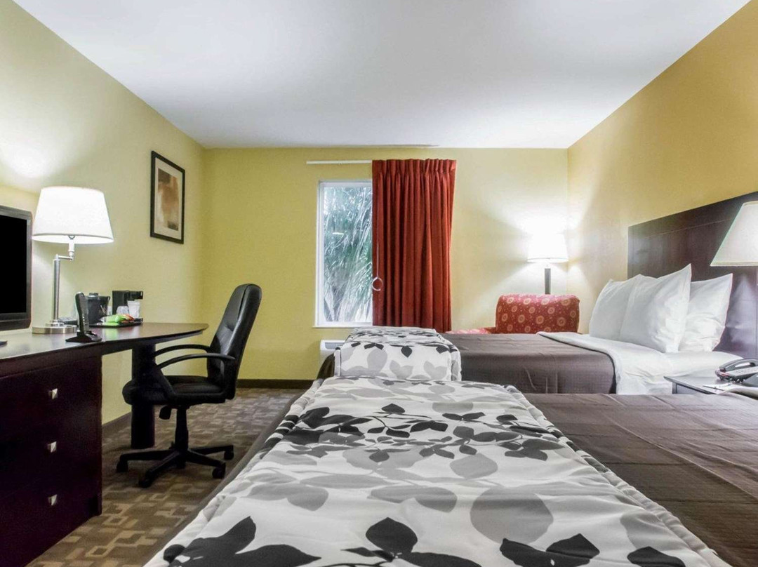 Suburban Studios主图