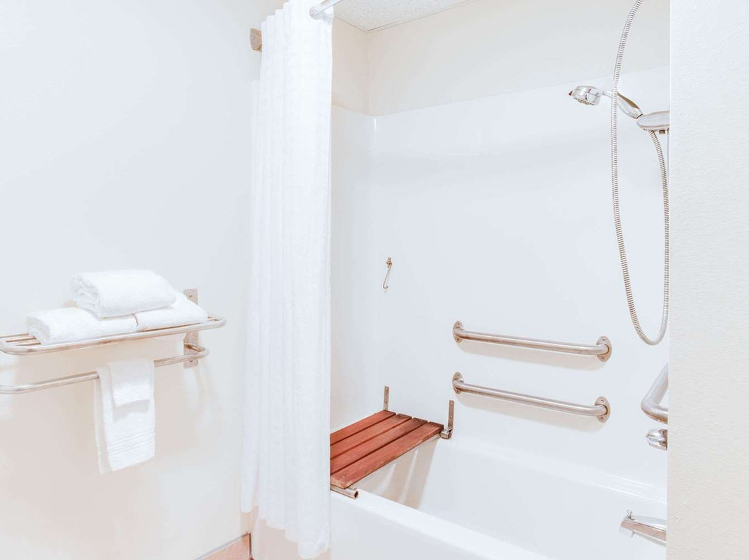 Super 8 by Wyndham Le Claire/Quad Cities主图