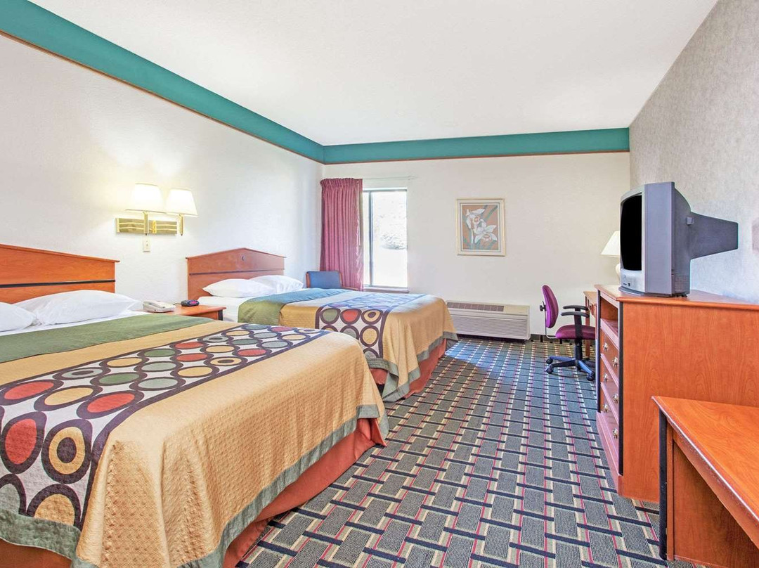 Super 8 by Wyndham Atchison主图