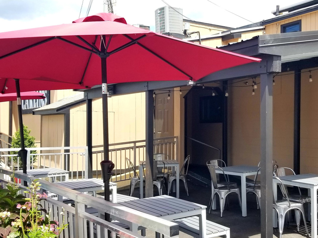 Ayer餐馆和美食-Carlins Restaurants