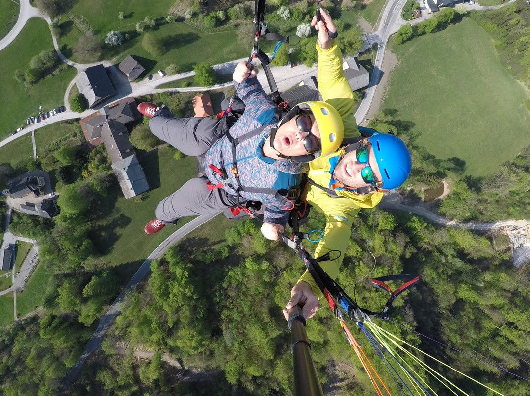 Paragliding in Austria景点图片