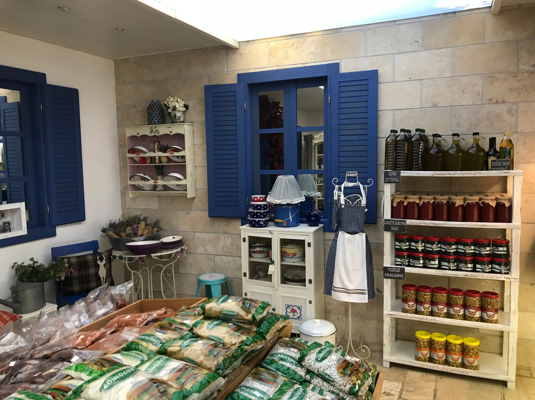 克尔卡阿奇餐馆和美食-Cerentur Restaurant & Cafe