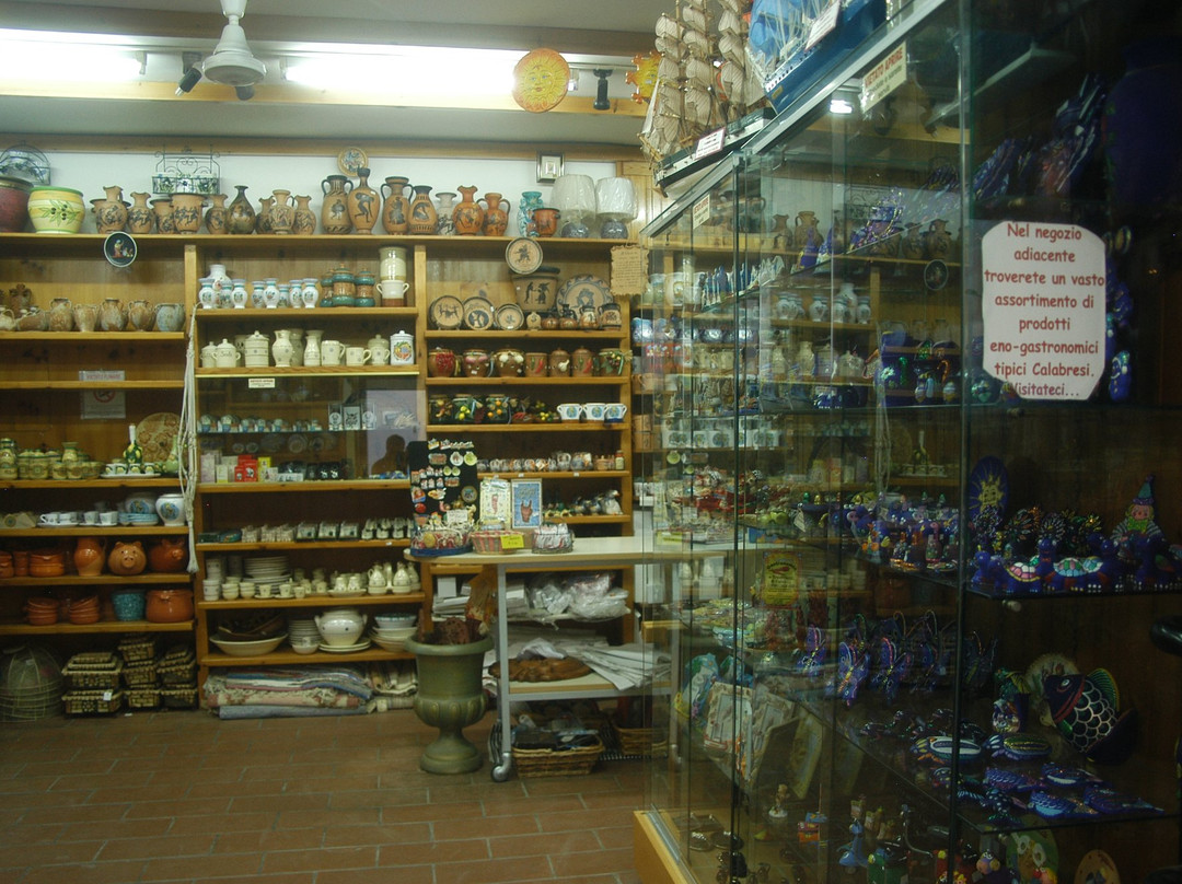 Ceramica Artistica Calabrese di Renda Ferdinando-Marina Schiavonia必去景点