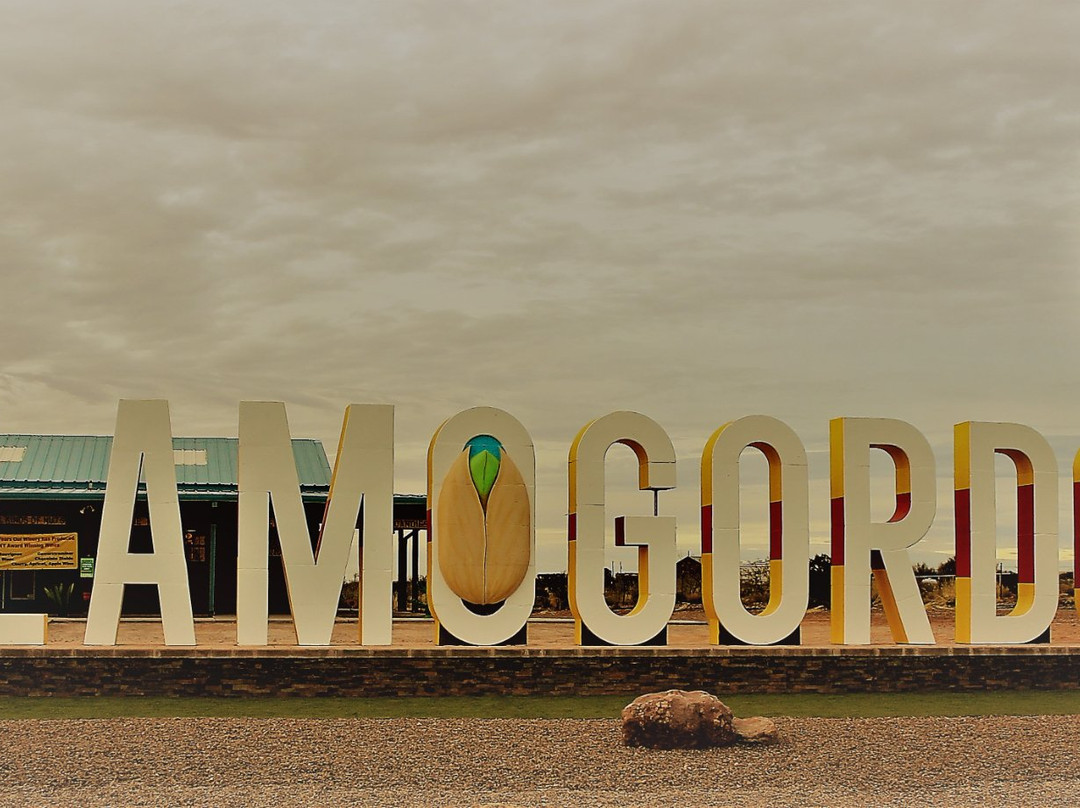 Giant Alamogordo Landmark景点图片