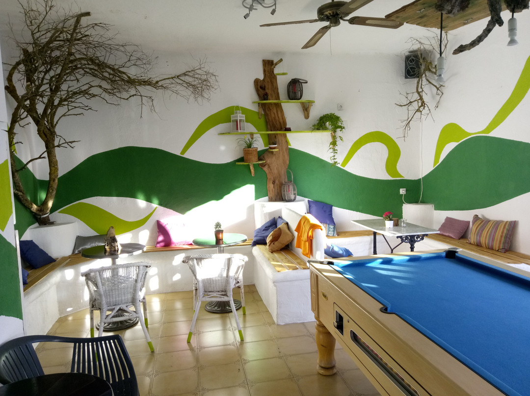 Cala Llonga旅游景点-Basoa Cocktail Bar