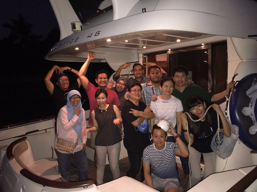 BOB Marine Yacht Charters Singapore景点图片