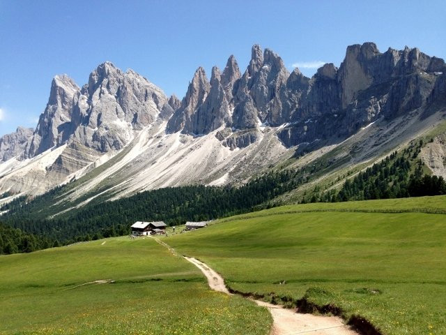 Sentiero Adolf Munkel e l'Alpe di Funes景点图片