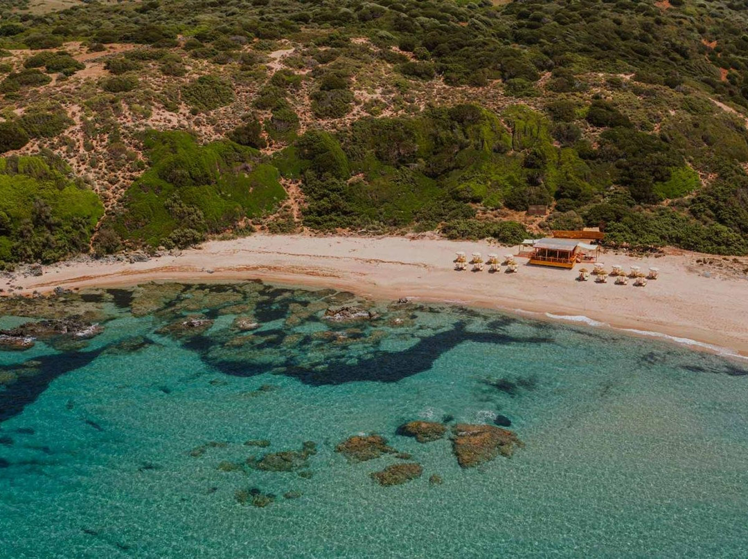 Trinita d'Agultu e Vignola餐馆和美食-Santaluz kiosko mediterraneo