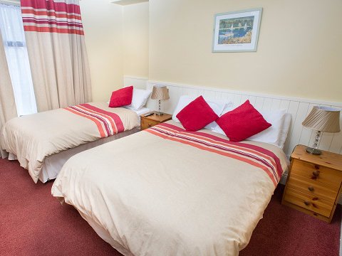 Larkins Pub & Restaurant B & B-官方
