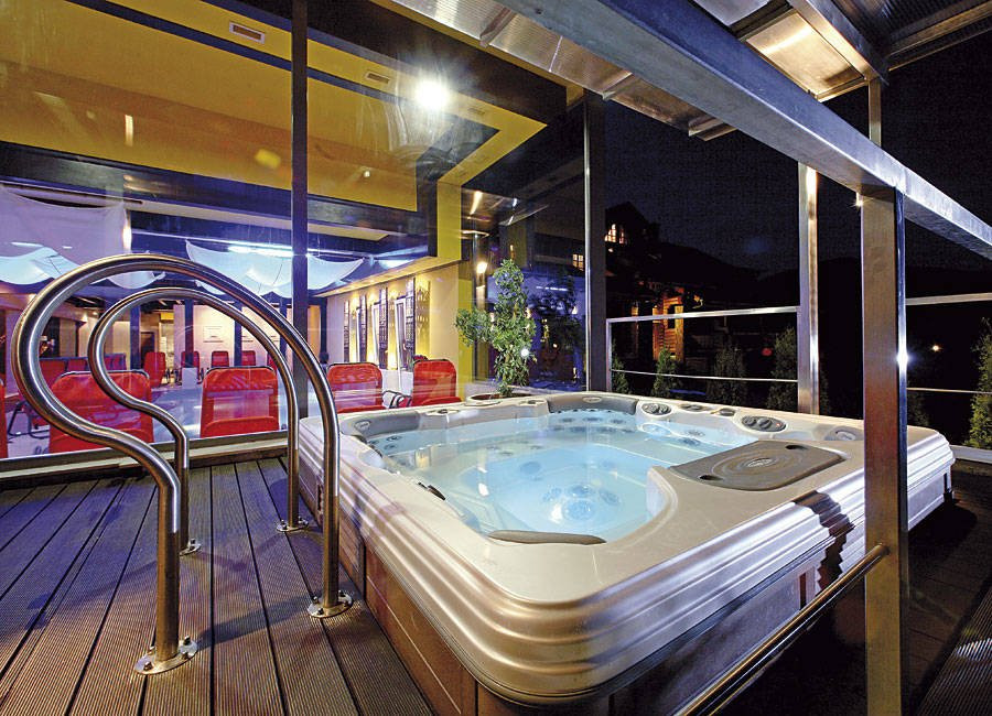 Vamosmikola酒店住宿-Szent Orban Erdei Hotel