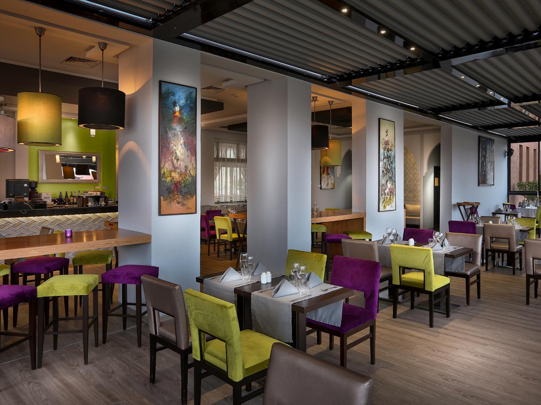 Lagouassem餐馆和美食-Latéral By Kech