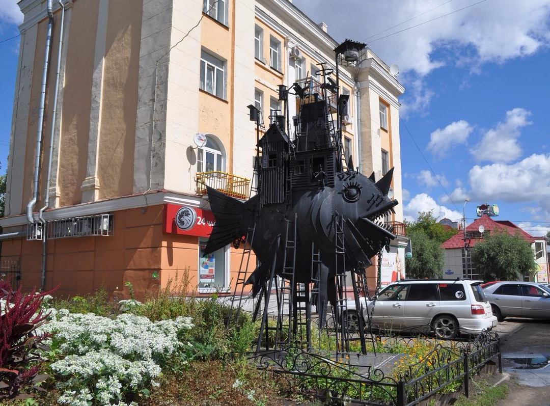 Sculpture Kommunalny Karas-鄂木斯克必去景点