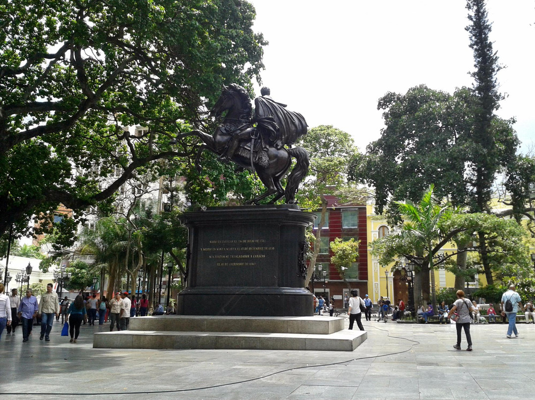 Plaza Bolivar景点图片