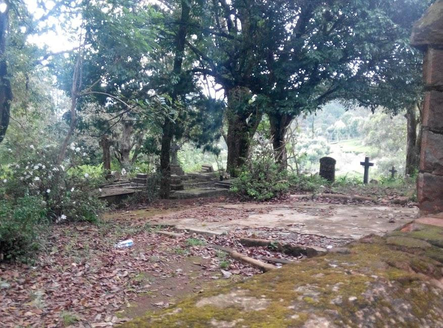 Tiger Hill Cemetery景点图片