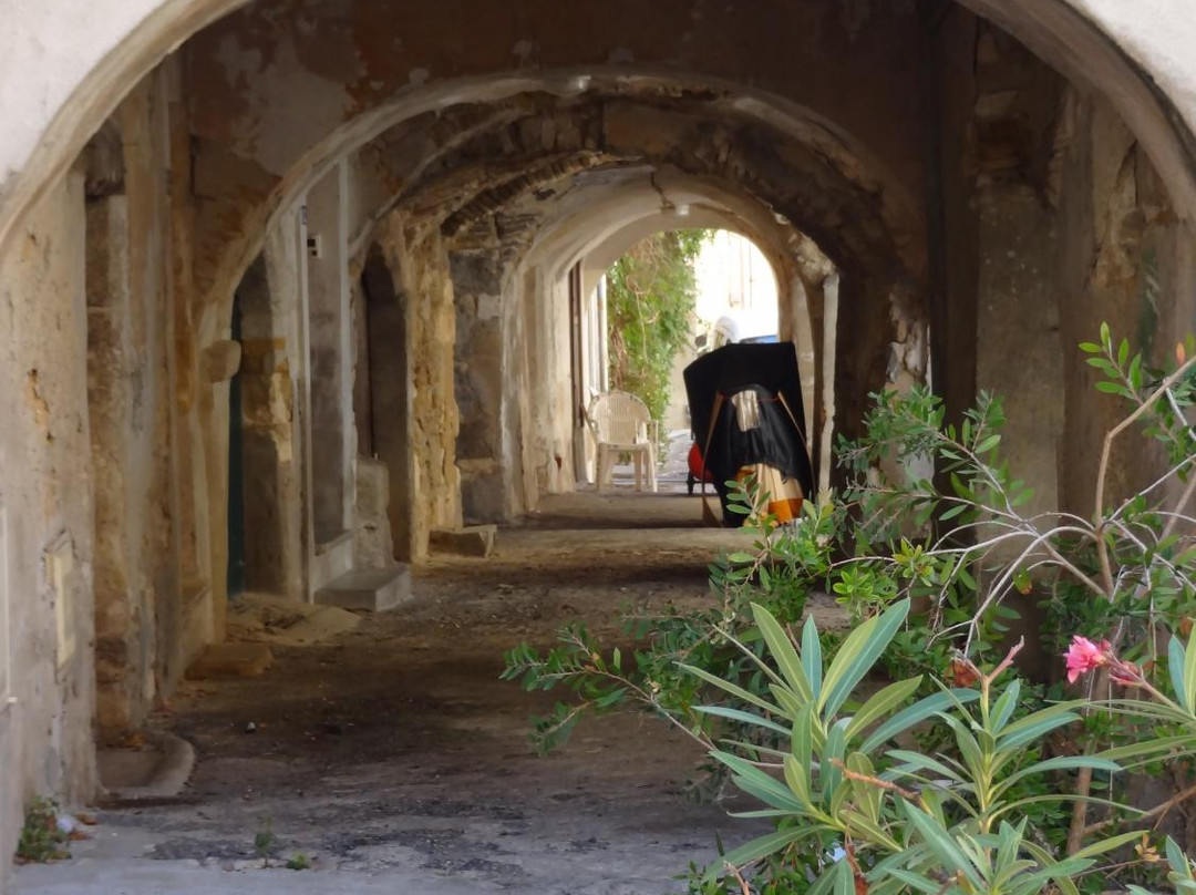 Abbaye Saint-Sauveur-Aniane必去景点