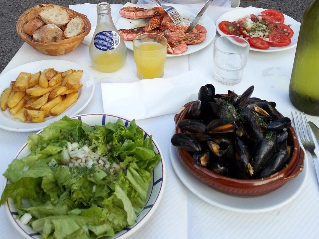 Bar Grill Buvette Dedans Dehors de la Halle Saint Jean de Luz
