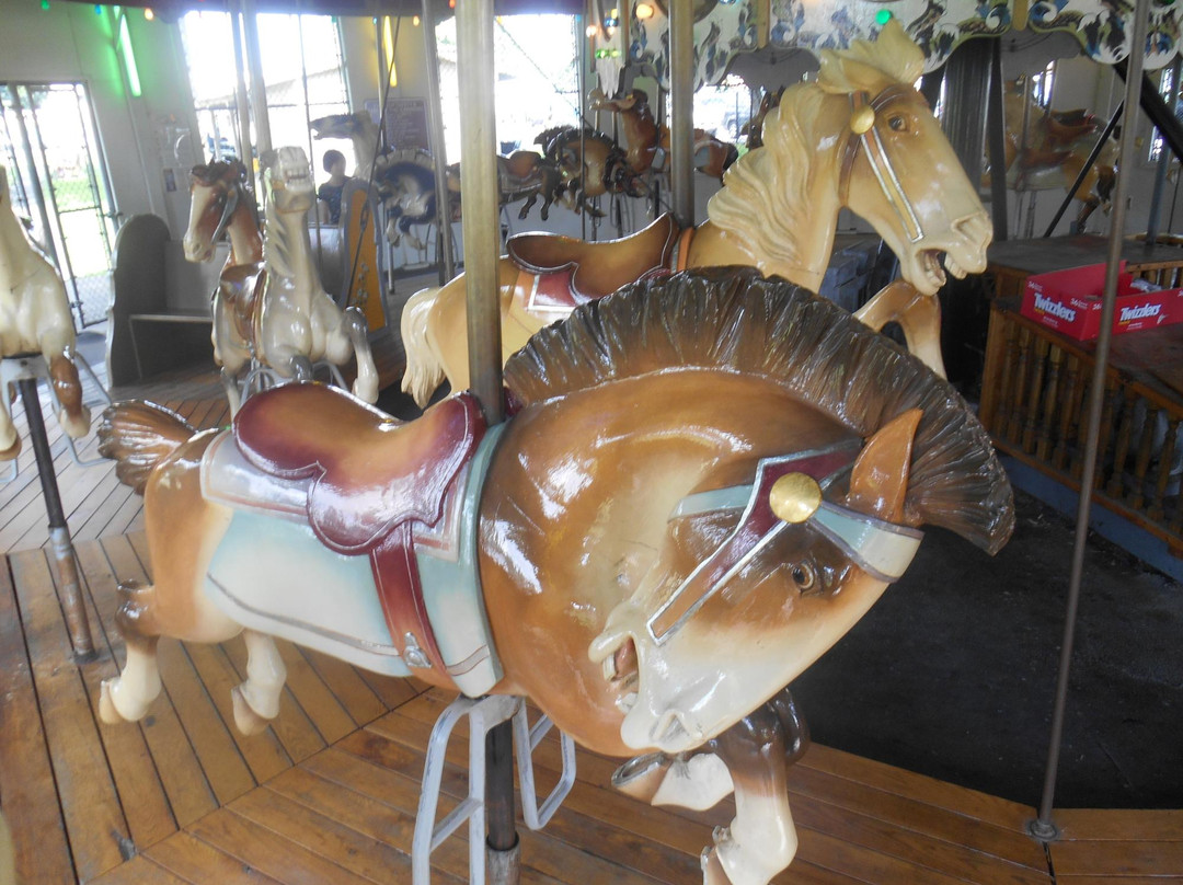 West Endicott Park Carousel-Endicott必去景点