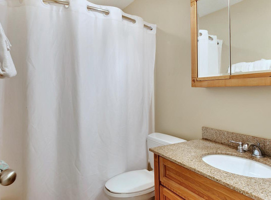 Cottage On The Green主图