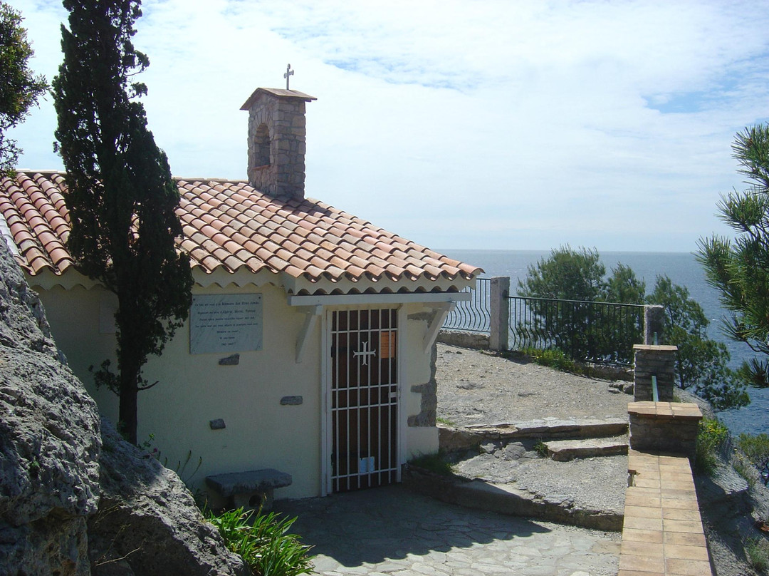 Chapelle Notre-Dame-Du-Cap-Falcon景点图片