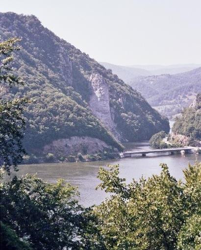 Statue of King Decebalus-Dubova必去景点