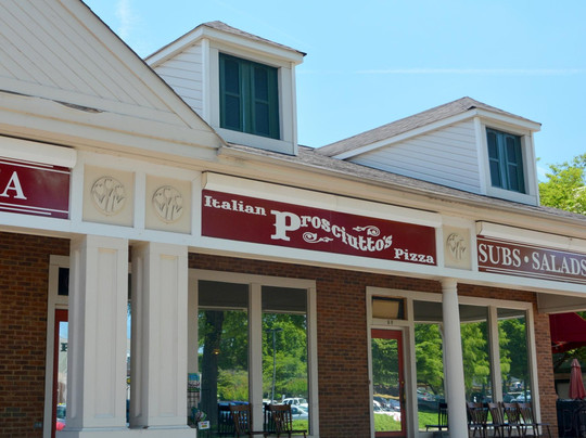 Prosciutto's Pizzeria, Pub & Restaurant