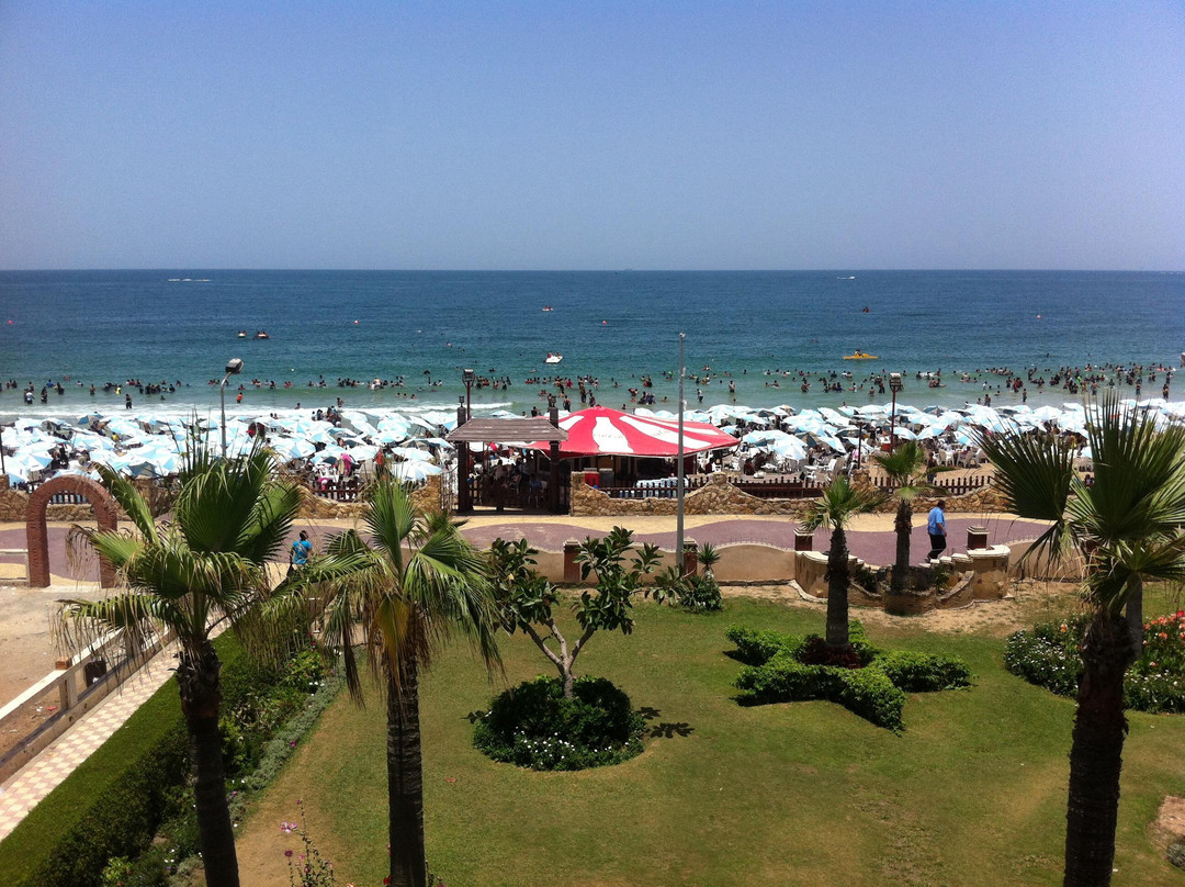 Mamoura Beach