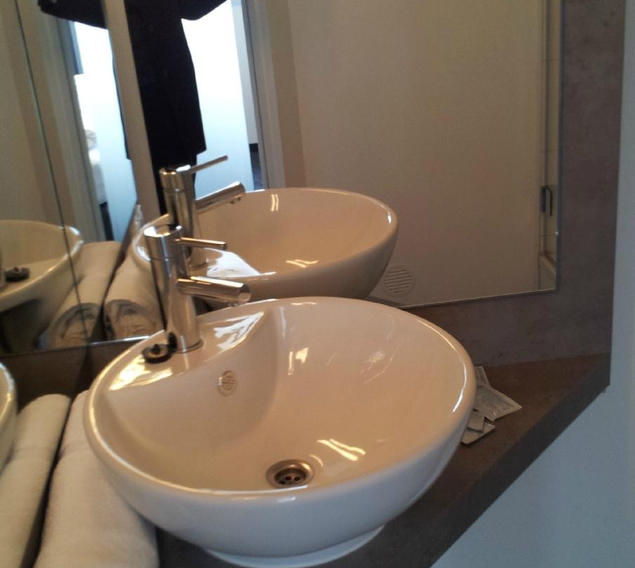 Road House Hotel主图