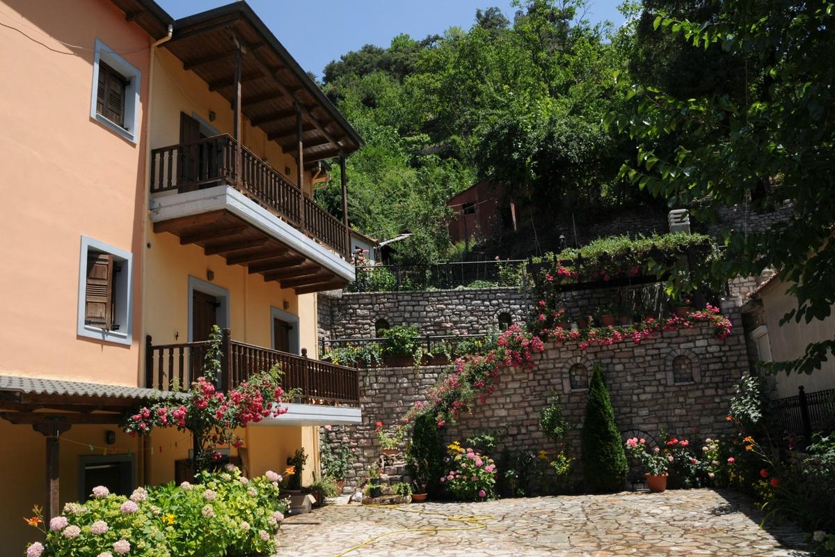 Guesthouse Agrafa Tower-浴室