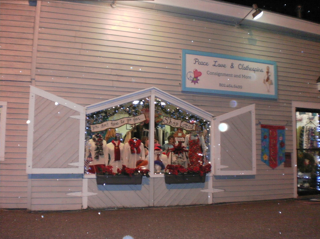 Clothespins Consignment Boutique-Dover必去景点