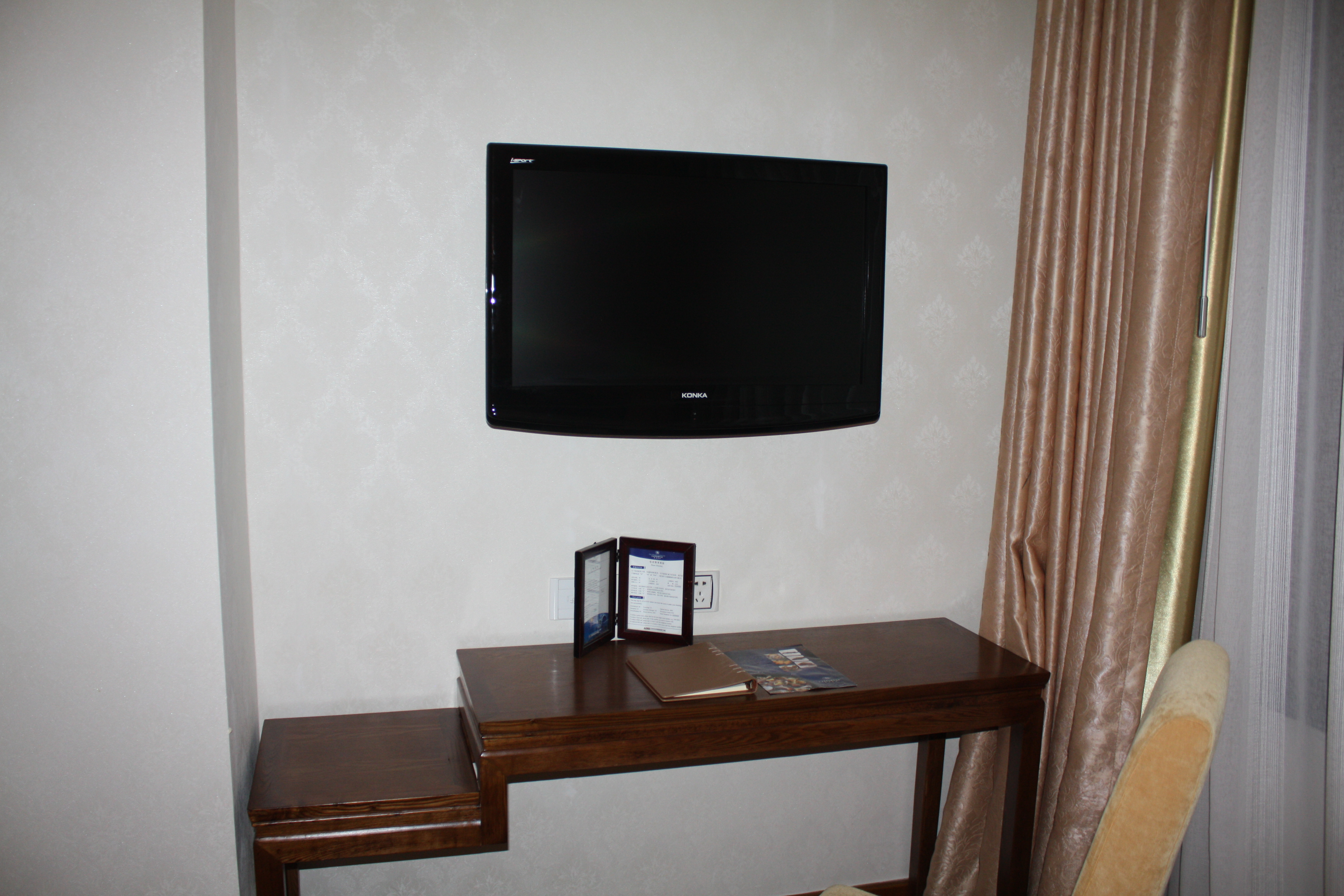 大连昱圣苑国际酒店（罗斯福广场西安路地铁站店）-客卧