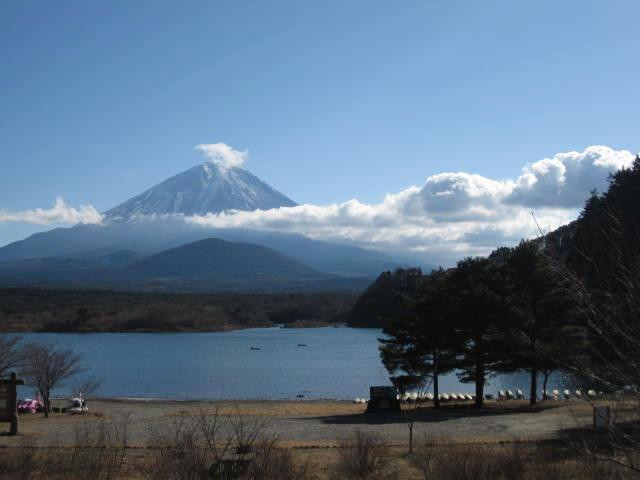 精进湖景点图片