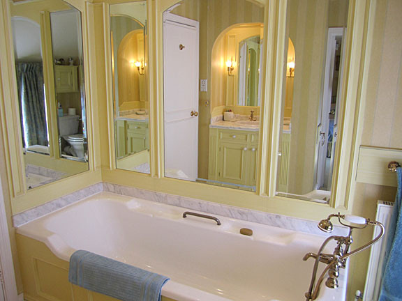 Colledges House主图