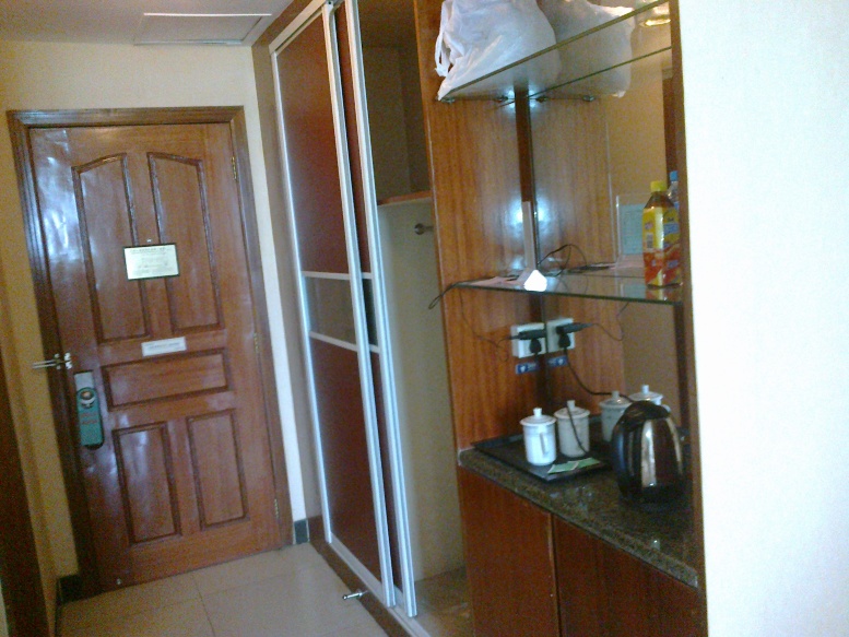 群康天雨大酒店-客卧