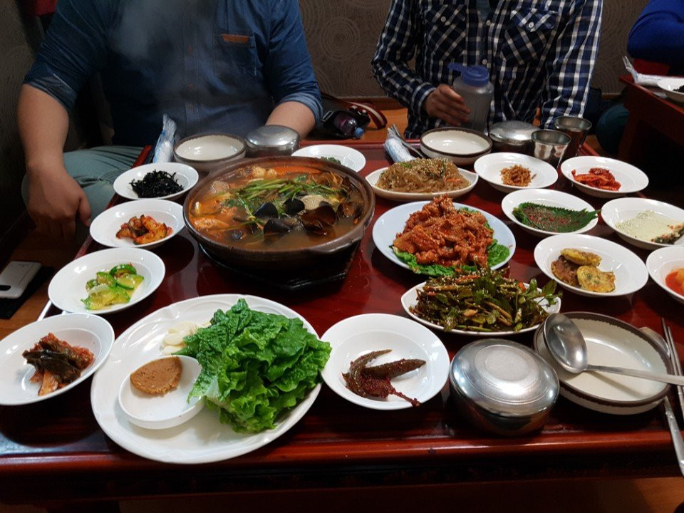 灵岩郡餐馆和美食-Sugung Korean Table D'Hote