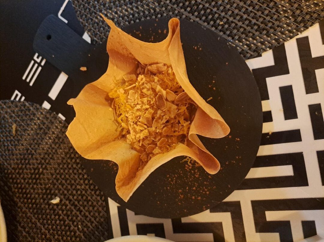 MAZE TAPAS LOUNGE BAR