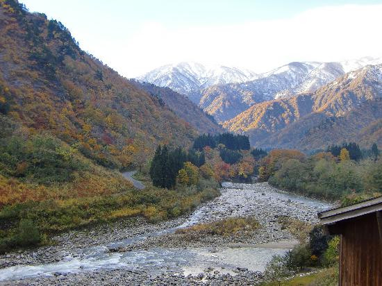 Iide Renpo Mountain Range景点图片