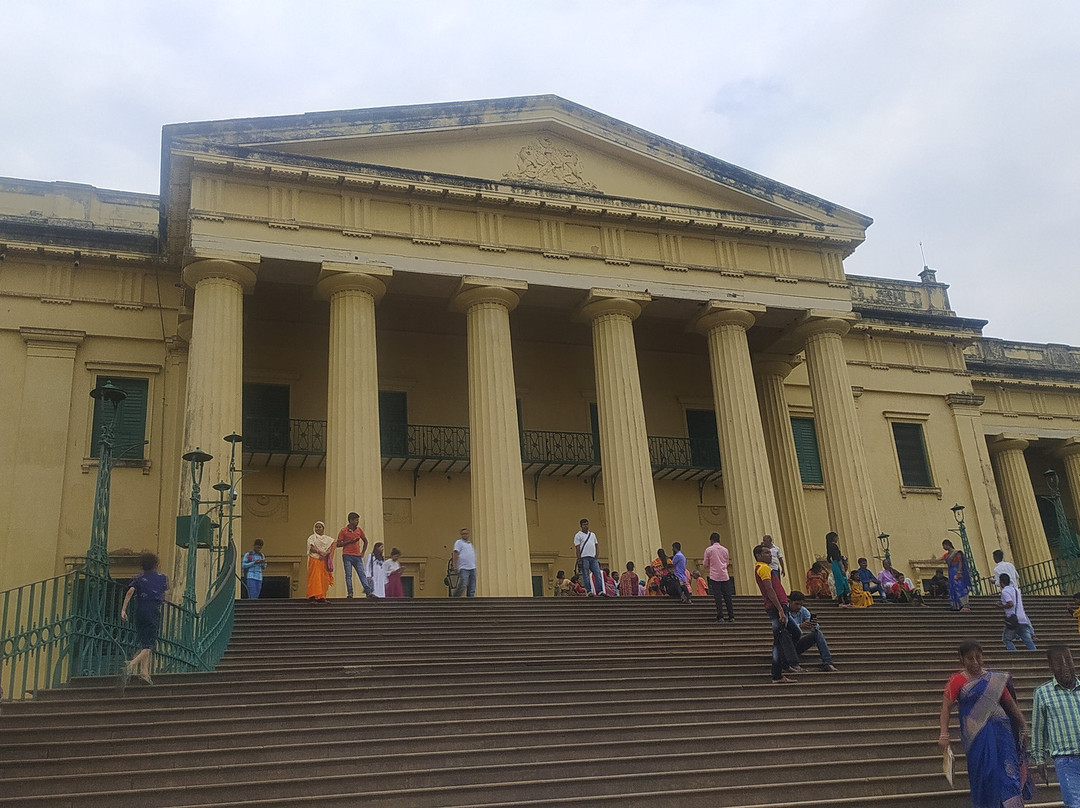 Hazarduari Palace Museum景点图片