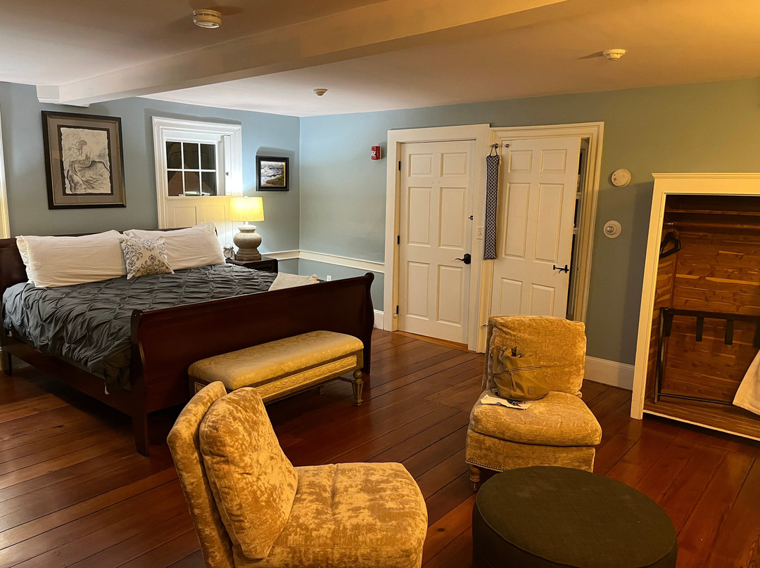 Shea's Riverside Inn & Motel主图