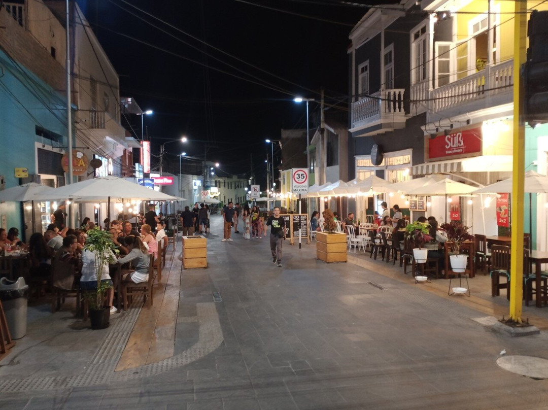 Plaza Bolognesi-Mollendo必去景点