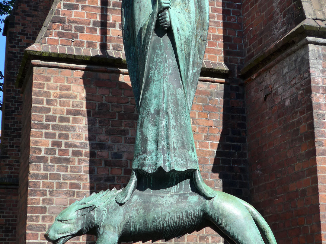 Bronzestandbild Geistkämpfer-基尔必去景点