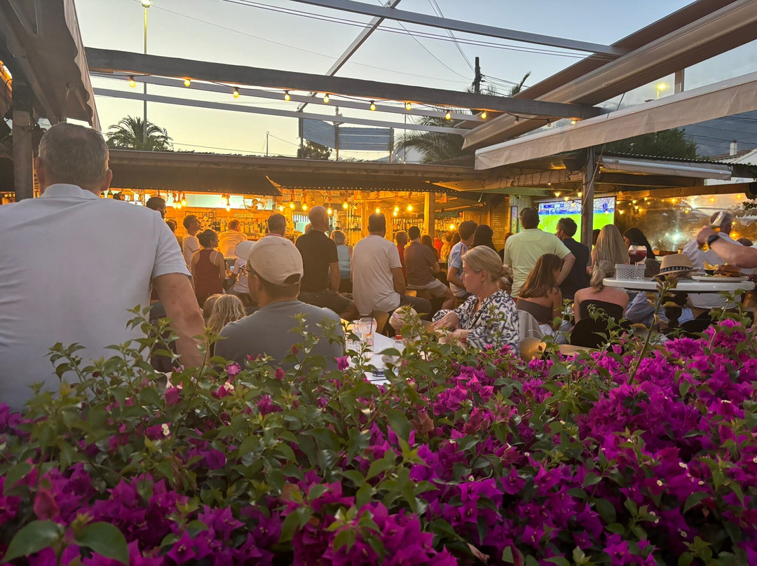 Olla Beach Bar