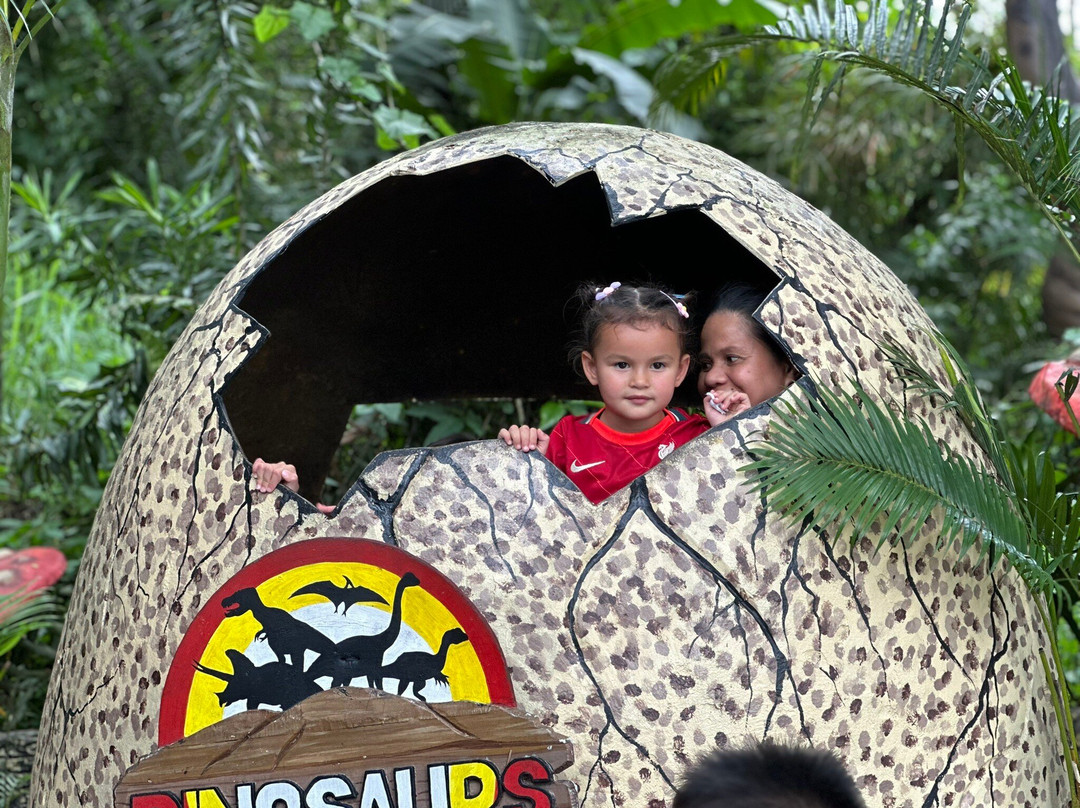 Dinosaurs Island景点图片