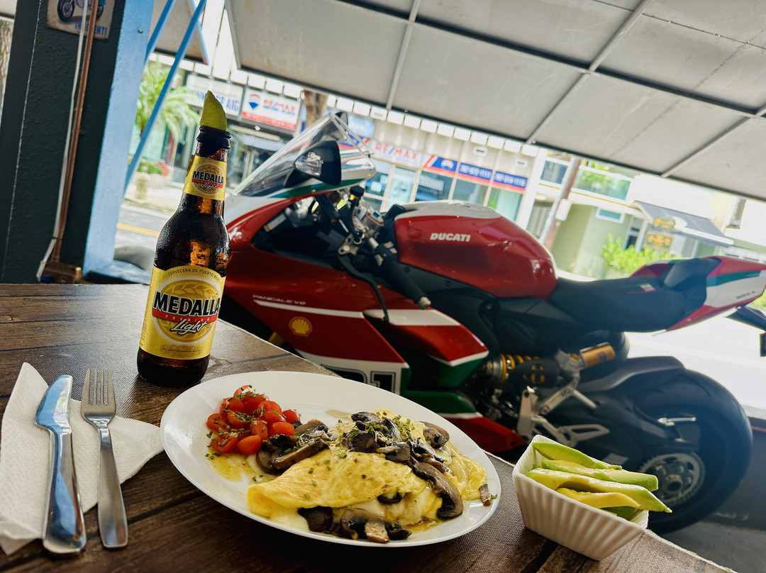 Marcelas Market & Grill