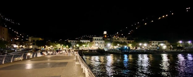 Piazza centrale minori-米诺利必去景点