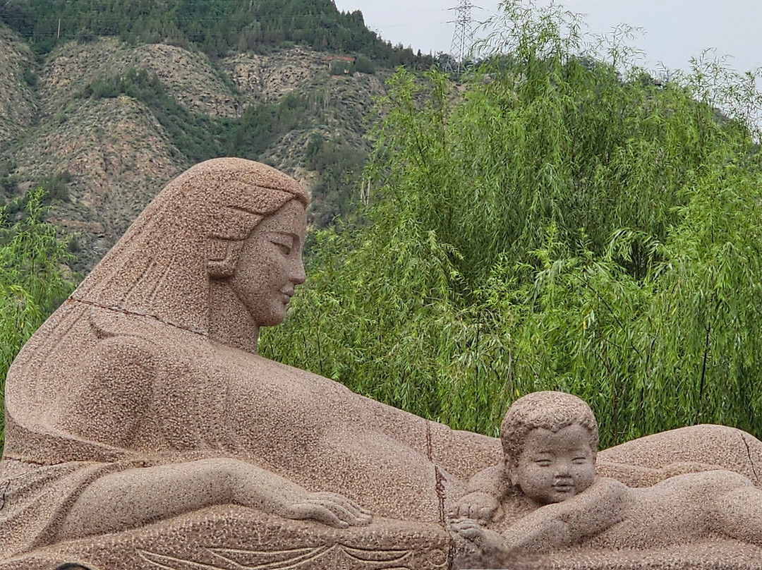 黄河母亲雕塑-兰州市必去景点