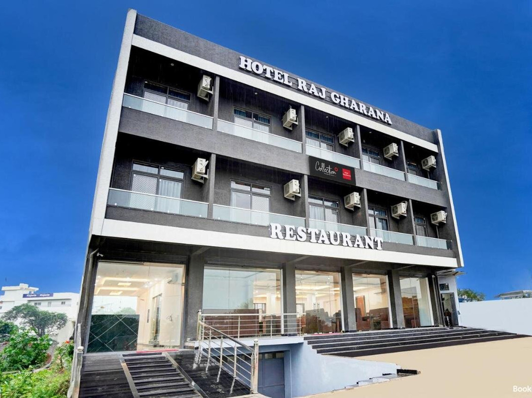OYO Hotel Raj Gharana