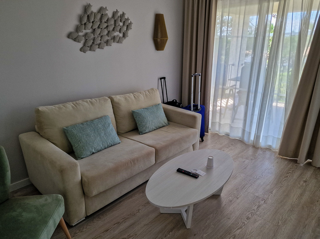 布劳科洛尼亚圣霍尔迪水疗度假酒店主图