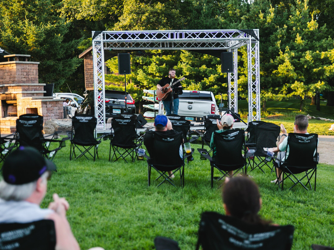 Quarterdeck Resort主图