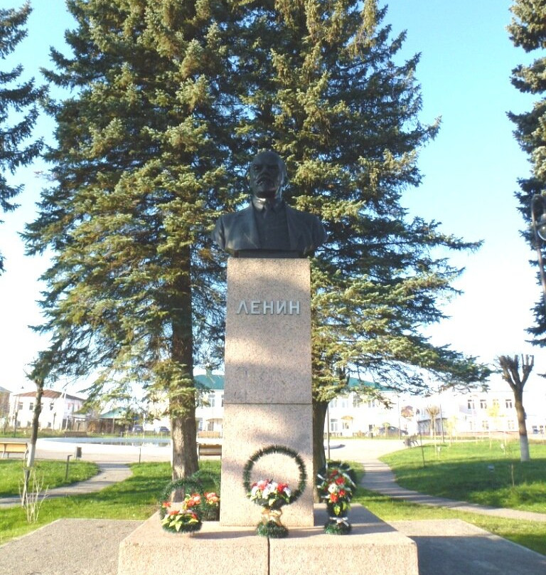 Bust of V. I. Lenin景点图片